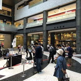 SUBARU 新型LEGACY OUTBACK特別展示キャラバン